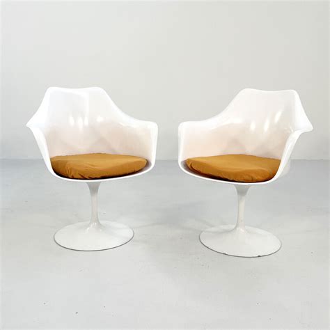 Ein Paar Drehbare Vintage Tulip Sessel Von Eero Saarinen F R Knoll