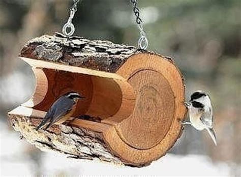 COMEDEROS DE PAJAROS CON MATERIALES RECICLADOS