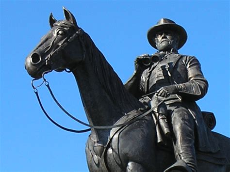 Photo Closeup Of Lee Statue