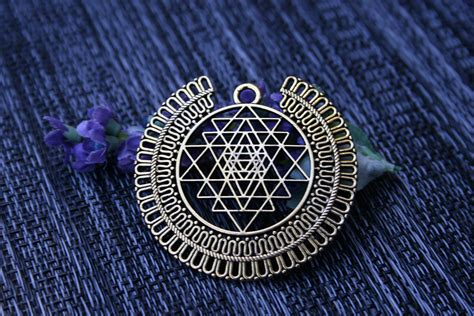 Gold Sri Yantra Pendant Gold geometrical necklace Healing | Etsy