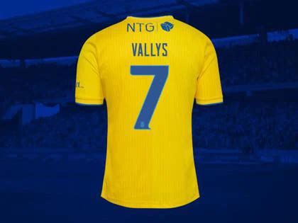 7 Nicolai Vallys trøje i str L fra OB v Brøndby IF Brøndby v Vejle