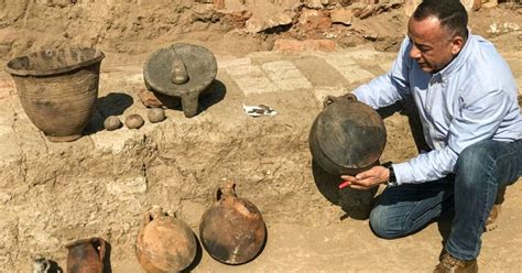 Egypt archaeologists uncover 'complete' Roman city - Al-Monitor: The ...