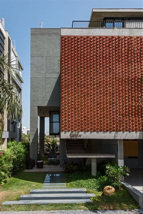 The Brick Curtain House In India By Design Work Group Livin Spaces