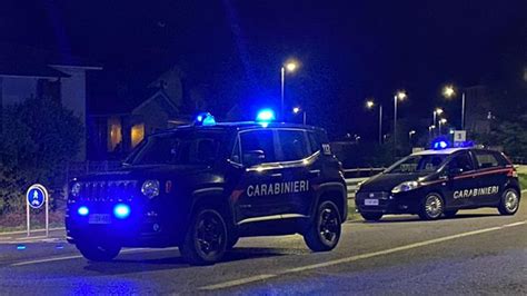 Ladri Braccati Dai Carabinieri Da Lodi A Borghetto La Fuga In Auto E