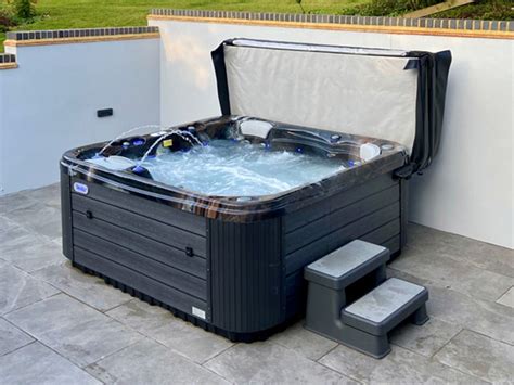 Wellis Taurus Spa Photo Gallery Wellis Hot Tubs Usa