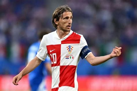 Kebobolan Di Menit Akhir Luka Modric Sepak Bola Olahraga Kejam