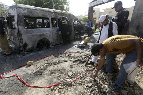 Van Blast In Southern Pakistan Kills 4 Daily Sabah