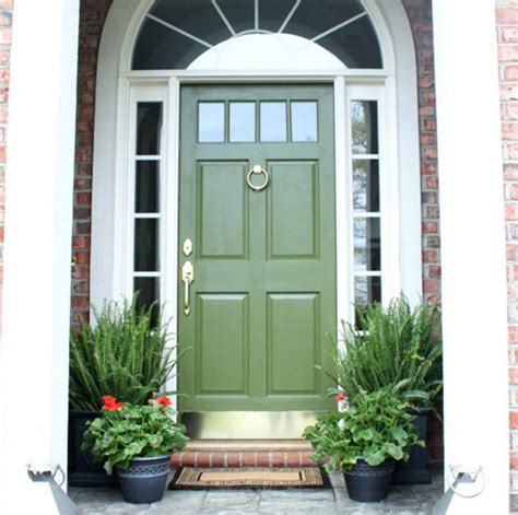 12 Homes With A Green Front Door Green Front Doors Painted Front