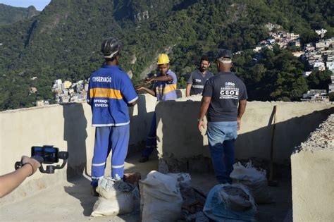 Mansão do tráfico é demolida em operação da Seop e Gaeco na Rocinha