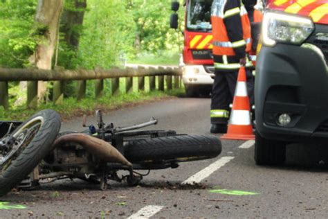 Pays Basque Terrible Accident Entre Une Moto Et Une Voiture Une