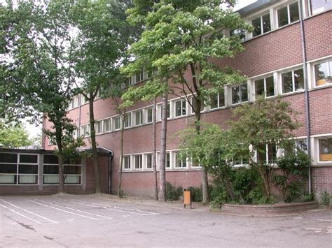 Tremblay en France Collège Romain Rolland rue de Reims Façade cour