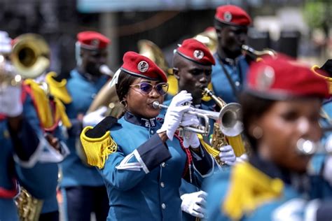 Défilé Civil Et Militaire Marquant La Fête Nationale D`indépendance