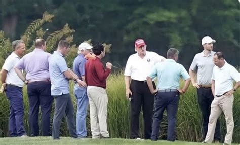 Lúcia Guimarães on Twitter Quando uma reunião no campo de golfe não