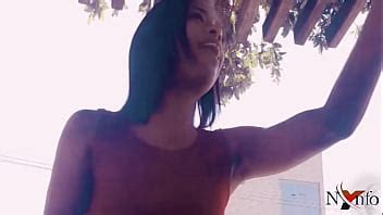 Safada se exibindo em praça publica XVIDEOS