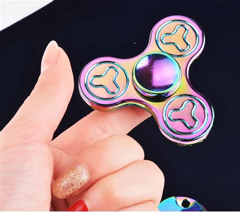 New Edc Tri Spinner Fidget Toys Pattern Hand Spinner Metal Led