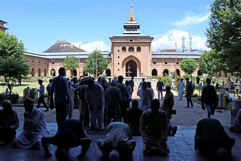 In Pictures: Historic Jamia Masjid Reopens After 150 Days