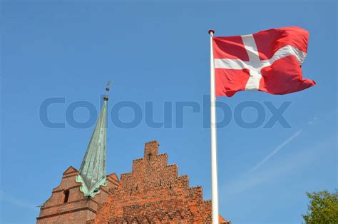 Dansk Flag Dannebrog I Vinden F Dselsdag Stock Foto Colourbox