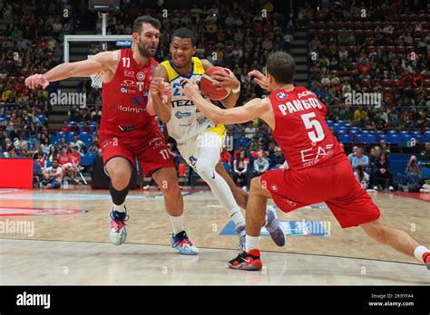 Liam Udom Tezenis Verona Thwarted By Ricci And Kevin Pangos EA7