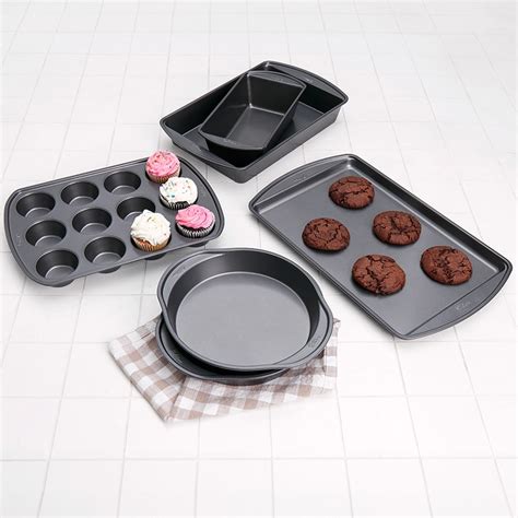 6-Pc. Wilton Nonstick Bakeware Set | The Lakeside Collection