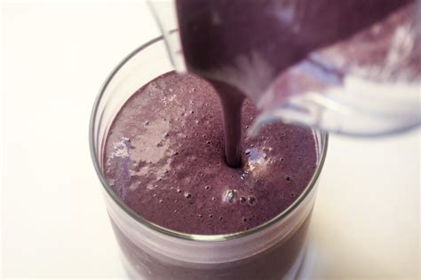 Blueberry and Yogurt Smoothie - Bravabod