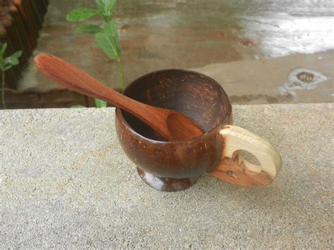 Polished Cocnut Shell Tea Cup Style Antique Pattern Plain At Rs