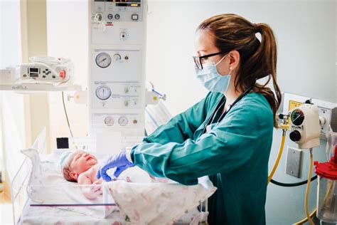 What Is A Neonatal Nurse