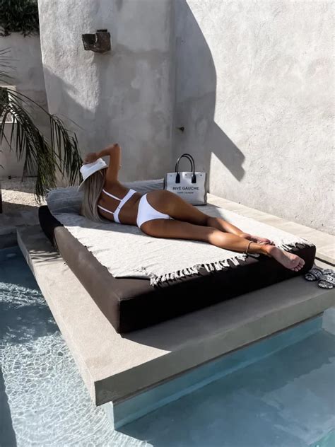BIKINI WOMAN COCONUT DÓŁ Ubrania obuwie oraz dodatki dla kobiet