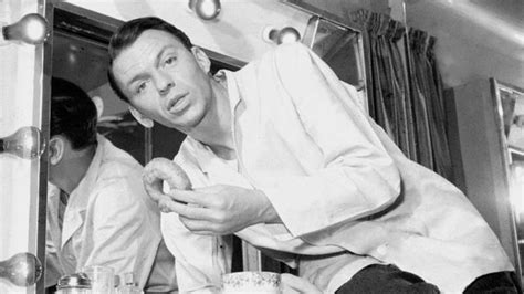 Frank Sinatra El Cantante De La Mafia