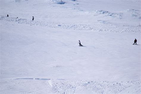 How to become a snowboard instructor