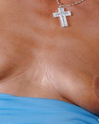 Mature Exhibitionist Lady Sarah Flashing Pierced Upskirt Pussy Lips