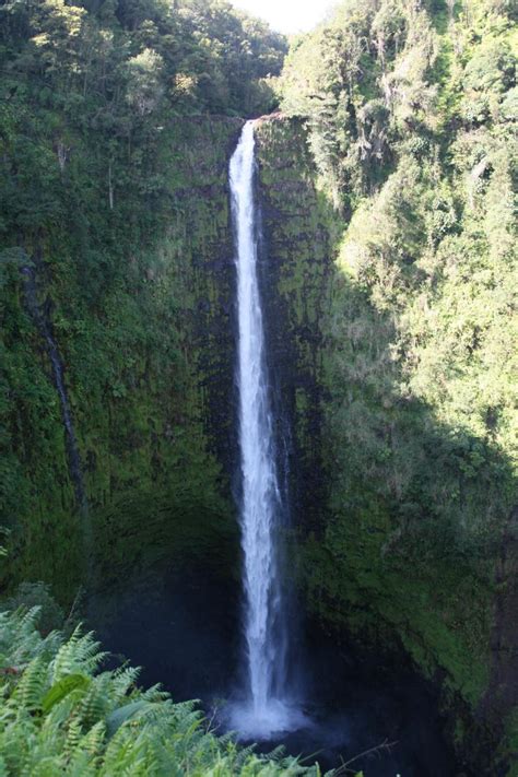 12 of the Tallest, Most Epic Hawaii Waterfalls - Hawaii Magazine