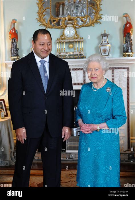 Queen meets King of Tonga Stock Photo - Alamy