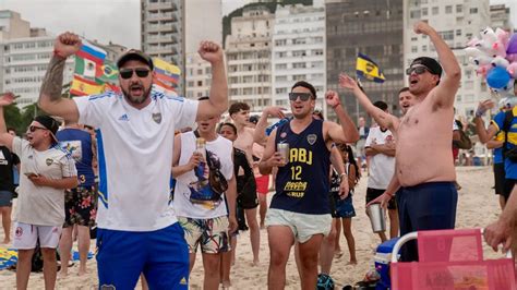 Hinchas De Boca Fueron Atacados Por Barras De Fluminense Antes De La