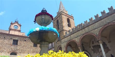 L Infiorata Di Castelbuono Dedicata Alla Madre Terra Gran Finale Con I