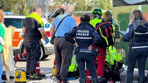 Piacenza 14enne Morta Schiacciata Dallo Scuolabus Si Chiamava Simran