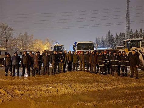 Gölcük ten deprem bölgesine 15 Tır dolusu yardım Gölcük Gündem