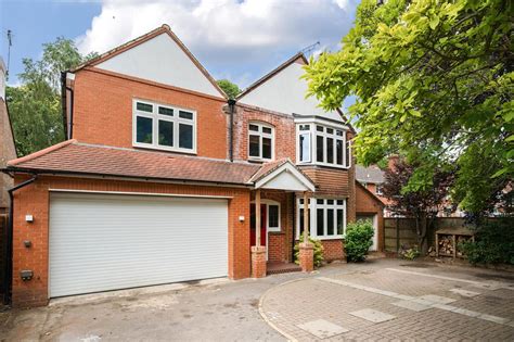 Farnborough Road Farnborough Gu14 6 Bed Detached House For Sale £