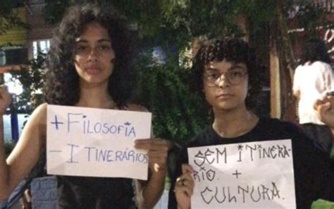 Praça Pro Pólo Caieiras é palco de manifestação juvenil Fala Regional