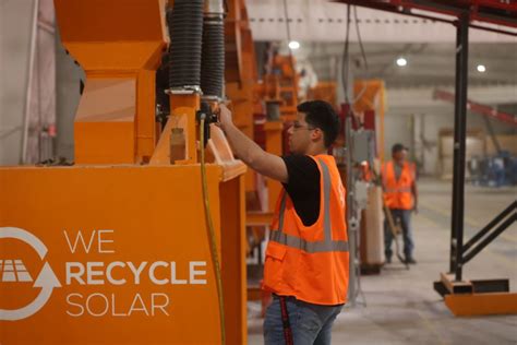 Take A Look Inside North America S Largest Solar Panel Recycling Plant