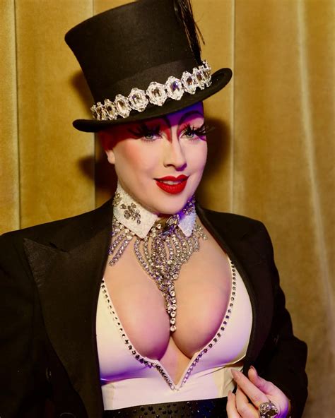 Ivory Fox | Be your own SPOTLIGHT 📸 @queersilver | Instagram