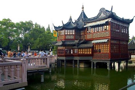 Yu Garden - Shanghai Holiday