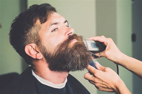 How To Trim A Long Beard Learn Your Way Around Maintaining A Long Beard