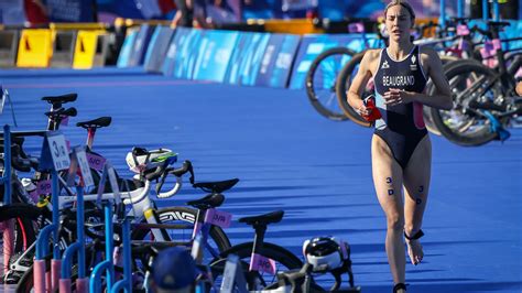 Triathlon lincroyable doublé de Cassandre Beaugrand sacrée