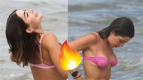 Jade Picon na praia em 20 fotos de tirar o fôlego influencer exibe