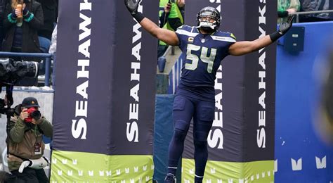 AP Source Bobby Wagner Returning To Seahawks On One Year Deal