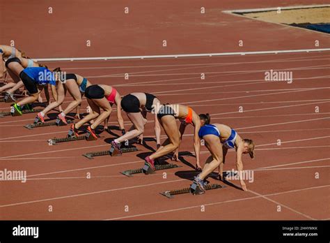 Woman Sprinter In Blocks Hi Res Stock Photography And Images Alamy