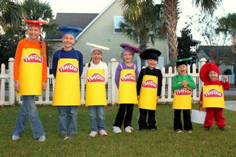 24 Cheap and Easy DIY Group Costumes for Halloween – TwistedSifter