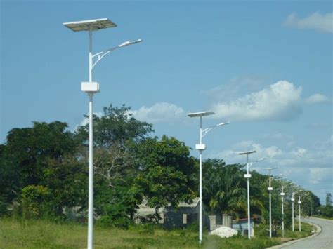 Electrification Un programme de 100 000 lampadaires solaires lancé