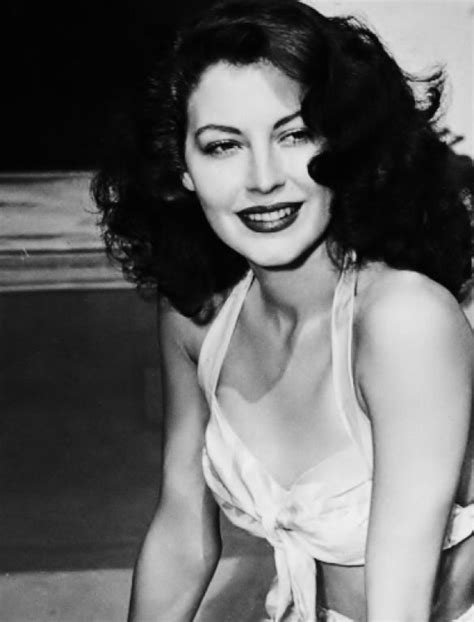 Ava Gardner Classic Beauty Retrouvez Toutes Nos épingles Sur Notre