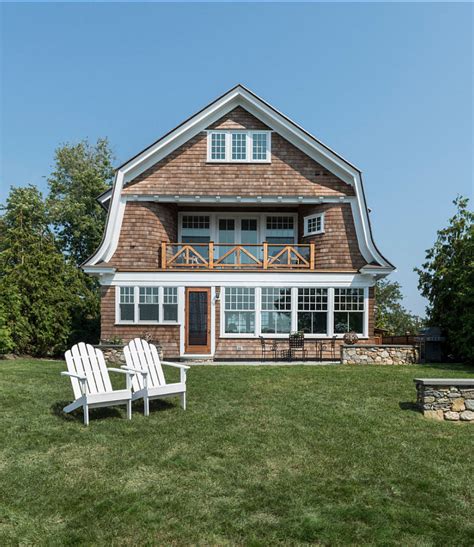 Waterfront Cottage with Stylish Interiors - Home Bunch Interior Design ...